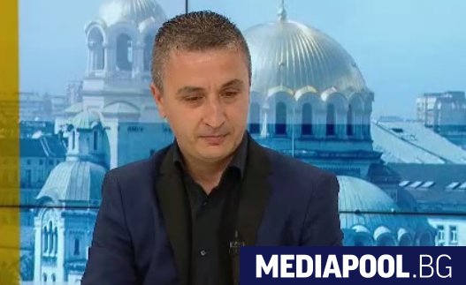 Обявеното от енергийните дружества и регулатора поскъпване на ток и