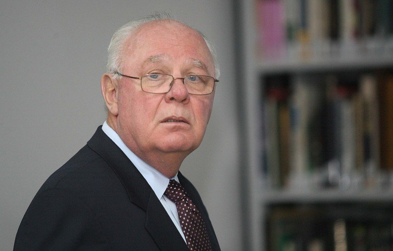 Почина бившият американски посланик в България Джеймс Пардю