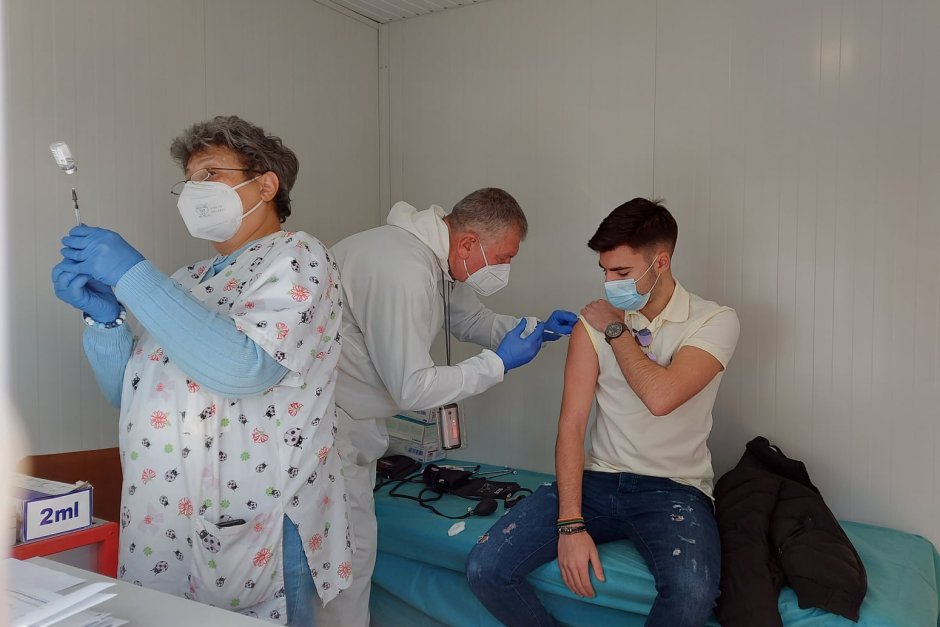 Три имунизационни пункта в София ще работят до 23 ч., а един ще е денонощен