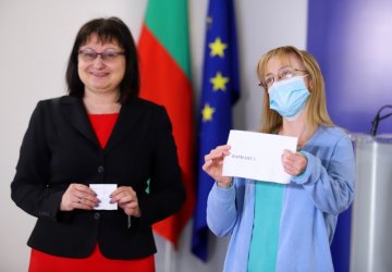За пръв път външно оценяване в Х клас, седмокласниците писаха "черешов" преразказ