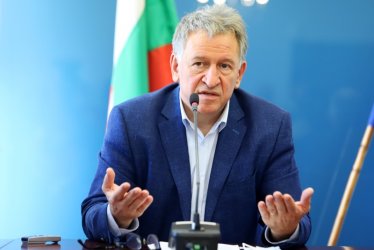 Кацаров обяви курс към промяна: Премахване на лимитите и ножицата в заплащането на лекарите
