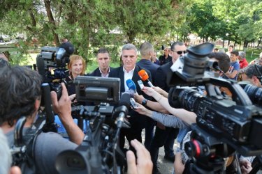 Стефан Янев: Правителството е непартийно. Интересно за кого провеждаме кампания