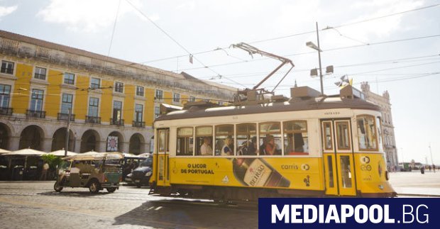 Един от символите на португалската столица Лисабон са жълтите трамваи