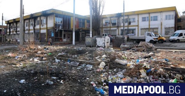 Два блока от т.нар. “виетнамски общежития” в София ще бъдат