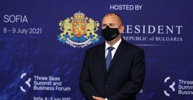 Президенти премиери министри и зам министри на 12 държави които са