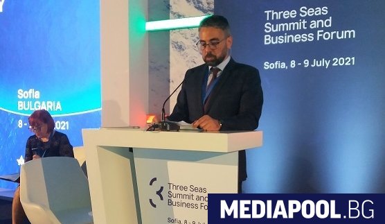 Идеалната надеждна и безвъглеродна енергийна система на бъдещето включва ВЕИ