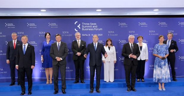 Президенти премиери министри и зам министри на 12 държави които са