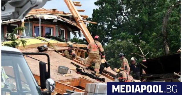 Петима работници пострадаха след като строяща се сграда рухна във