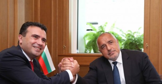 Премиерът на Северна Македония Зоран Заев пристигна в България на