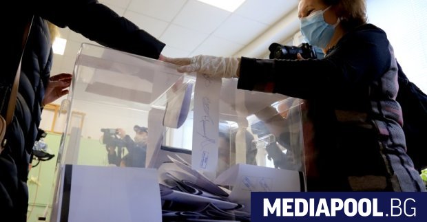 Подадени са близо 72 000 заявления за гласуване в чужбина