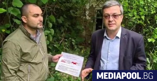 В шубраци и храсталаци в драгоманското село Ялботина в изоставена