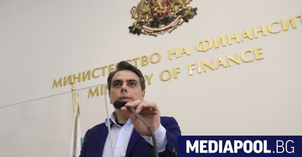 Шефът на финансовата инспекция Георги Начев се оказва напълно неоткриваем