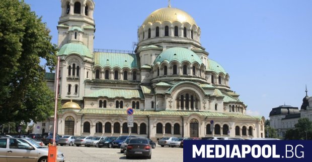 Градският парламент на София закри в четвъртък депутатският паркинг в