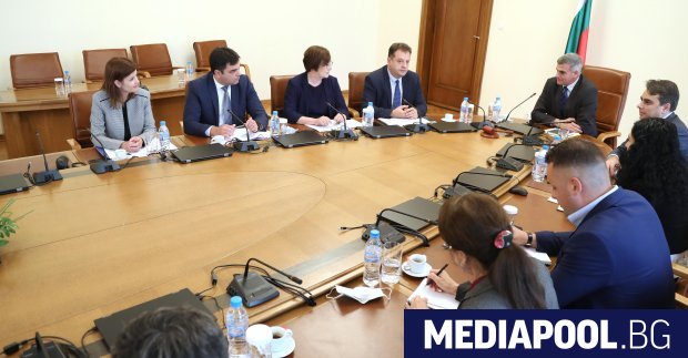 Финансирането и организацията на предстоящите избори на 11 юли се