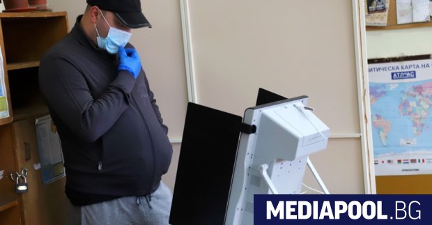 Централната избирателна комисия подписа в петък вечерта договор с фирмата