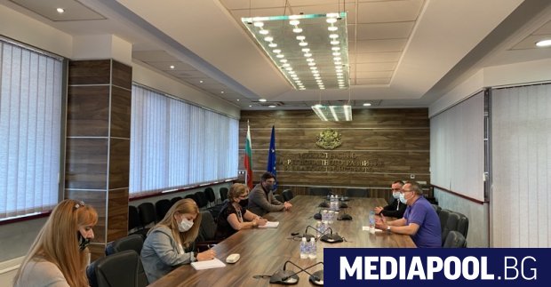 Повече от седмица Министерството на регионалното развитие и благоустройството МРРБ