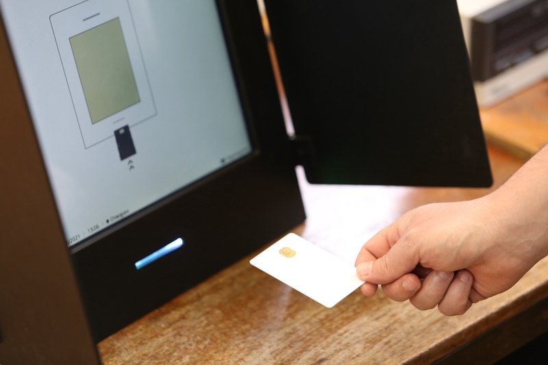 От ЦИК опровергаха съобщенията за спряла машина при гласуването в село Сърница