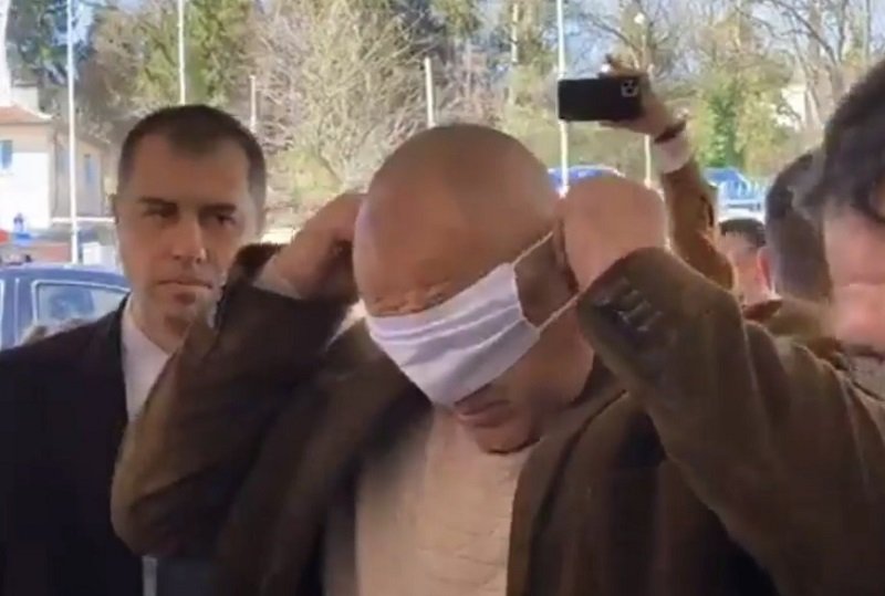 Спазарени от Борисов респиратори и лекарства от Китай се оказват неизгодни и залежават