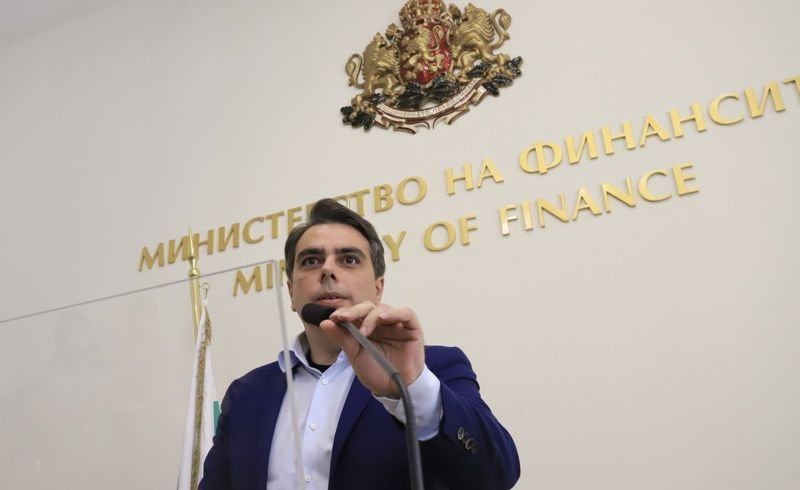 Служебното правителство намери 1.5 млрд. лв., готви преизчисляване на пенсиите