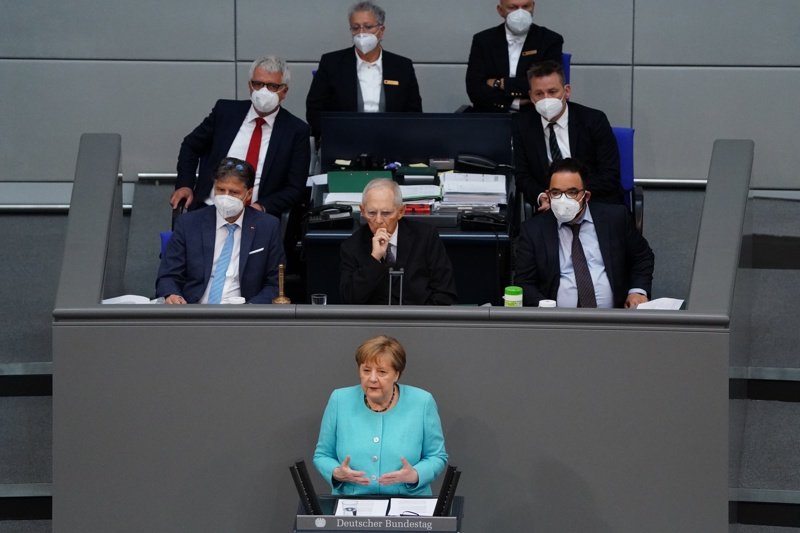 Ангела Меркел говори в Бундестага в четвъртък, сн. ЕПА/БГНЕС