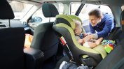 Половината детски столчета в колите са грешно монтирани