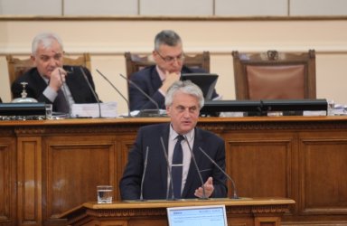 Рашков към ГЕРБ: Съжалявам само, че през 90-те не се справихме с вашия лидер