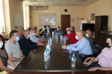 Кацаров и "Пирогов" "съжаляват за разменените реплики", Балтов е аут
