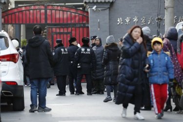 Китай въвежда данъчни облекчения за отглеждане на деца, за да насърчи раждаемостта