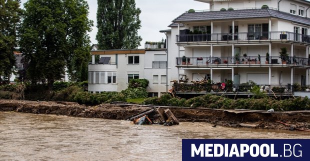 Продължава издирването на оцелели при катастрофалните наводнения в Западна Европа