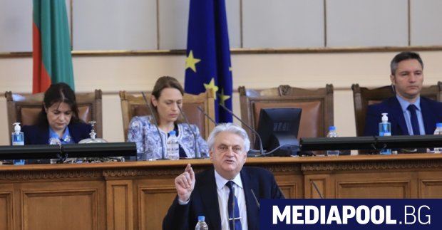 Вътрешният министър Бойко Рашков обяви в петък от парламентарната трибуна,