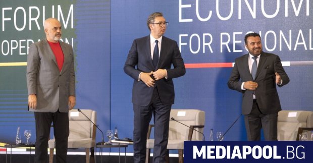 Македонският премиер Зоран Заев покани България да се присъедини към