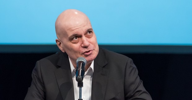 Лидерът на Има такъв народ Слави Трифонов обяви че неговата