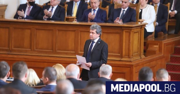 След края на първия парламентарен ден и избора на председател