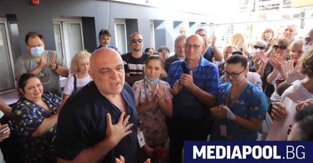 Завеждащият Клиниката по вътрешни болести на Пирогов доц д р Петър