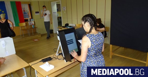 В 23 ти МИР в столицата Демократична България печели предсрочните парламентарни