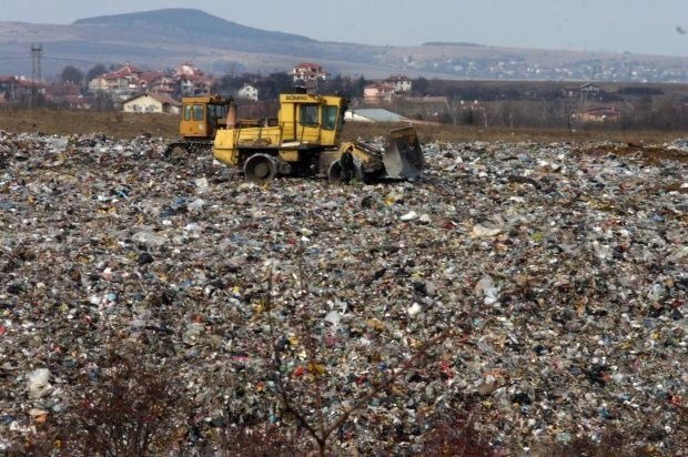 България заплашена от огромни парични глоби заради старите сметища
