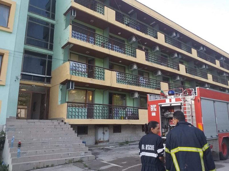 Тежко остава състоянието на шестима от пострадалите при пожара в дом край Варна