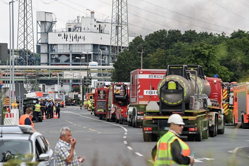 Няма изтичане на отровни вещества след взрива в химическия завод в Леверкузен