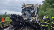 Трима загинали, десетина в болница след жп катастрофа в Чехия