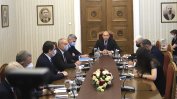 Служебният кабинет е подготвил управление на Covid-кризата без затваряне на бизнеси "с лека ръка"