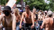 Десетки протестираха топлес в Берлин за разширяване на правото да не носят горнище