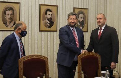 ДБ и Манолова: Не е време за инат. Задават се кризи, нужен е редовен кабинет