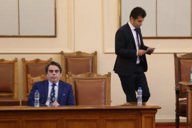 Райчев: От Василев и Петков зависи ще има ли ново могъщо синьо