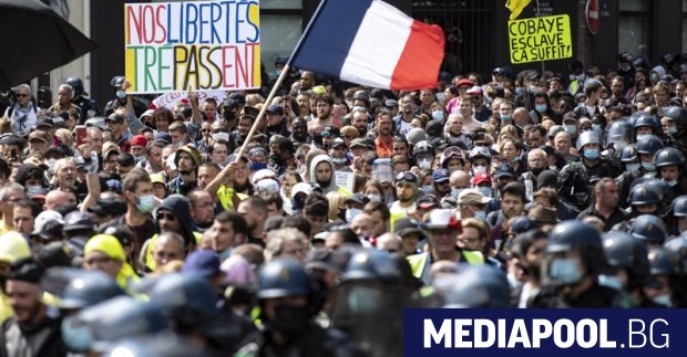 Протестите срещу здравния пропуск във Франция придобиха още по голяма масовост