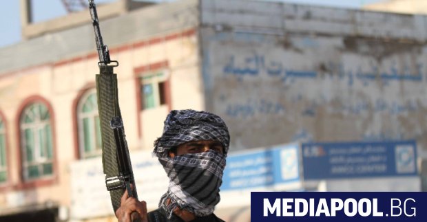 Талибаните които бързо напредват и завладяват все повече територия в