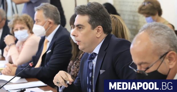 Служебният министър на финансите Асен Василев е възложил на министерствата
