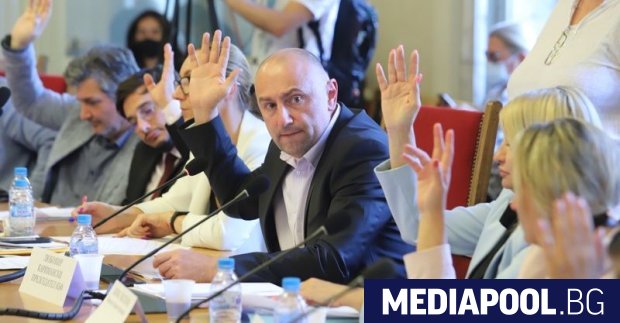 Минималната пенсия ще се увеличи от сегашните 300 лева на