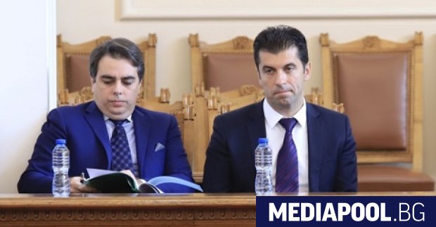 БСП разглежда евентуална партия на Кирил Петков и Асен Василев