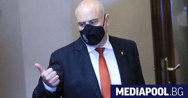Главният прокурор Иван Гешев е възмутен от полицейския побой срещу