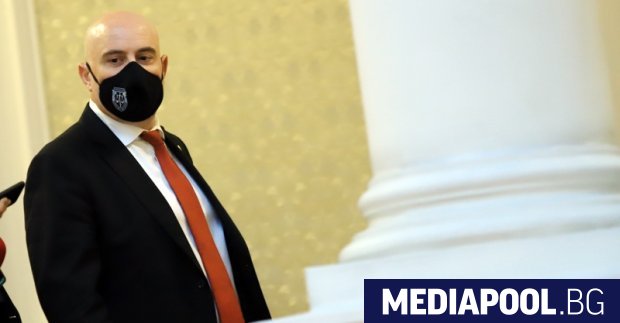 главният прокурор Иван Гешев поиска Конституционният съд КС да